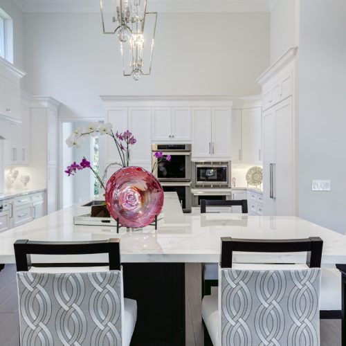 THESIZE SURFACES – NEOLITH Almassora – Castellón – Spain OMICROM FLORIDA DESIGNER Karen Press FABRICATOR Stone Castle (Bruce) BOCA RATON MIAMI