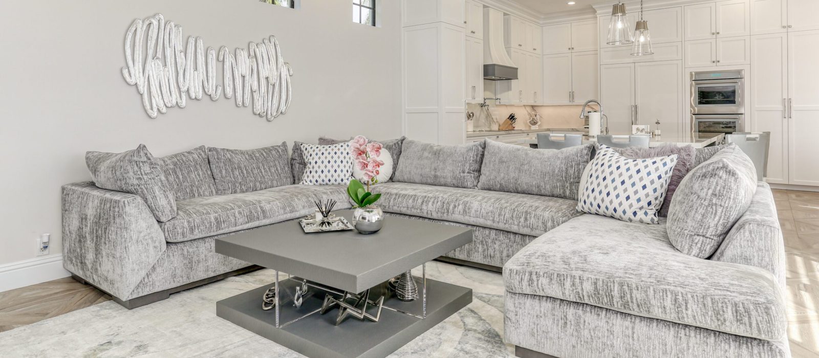 Distinct Elegance-62 Distinct Elegance-62